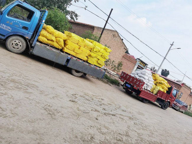 大量庫(kù)存及裝車